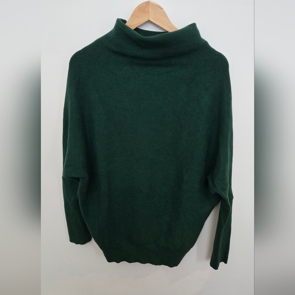 🥊Chic Forest Green Turtleneck Sweater - Picture 2 of 3